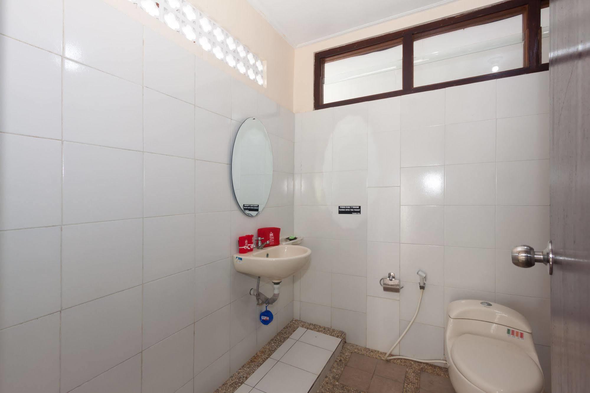 Zen Rooms Sanur Blanjong Sekawaru Bagian luar foto