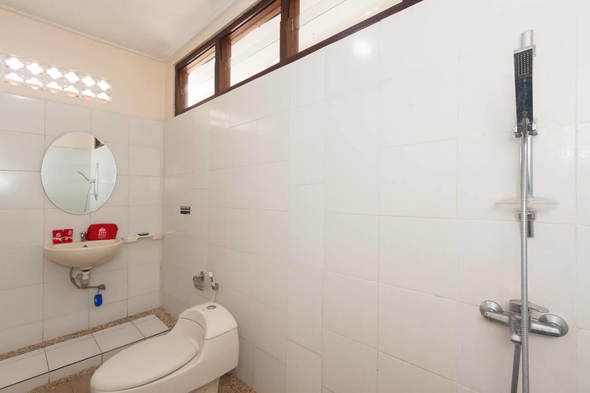 Zen Rooms Sanur Blanjong Sekawaru Bagian luar foto